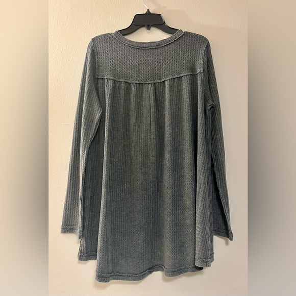 Easel Boho Gray Long Sleeve Tunic - Picture 2 of 8